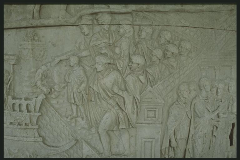 Civilians greeting Trajan